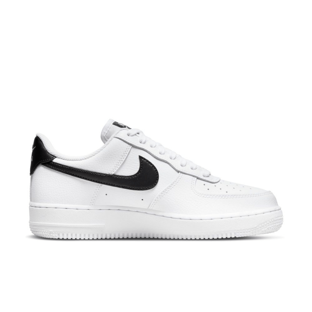 ZAPATILLA NIKE WMNS AIR FORCE 1 07 MUJER The Line