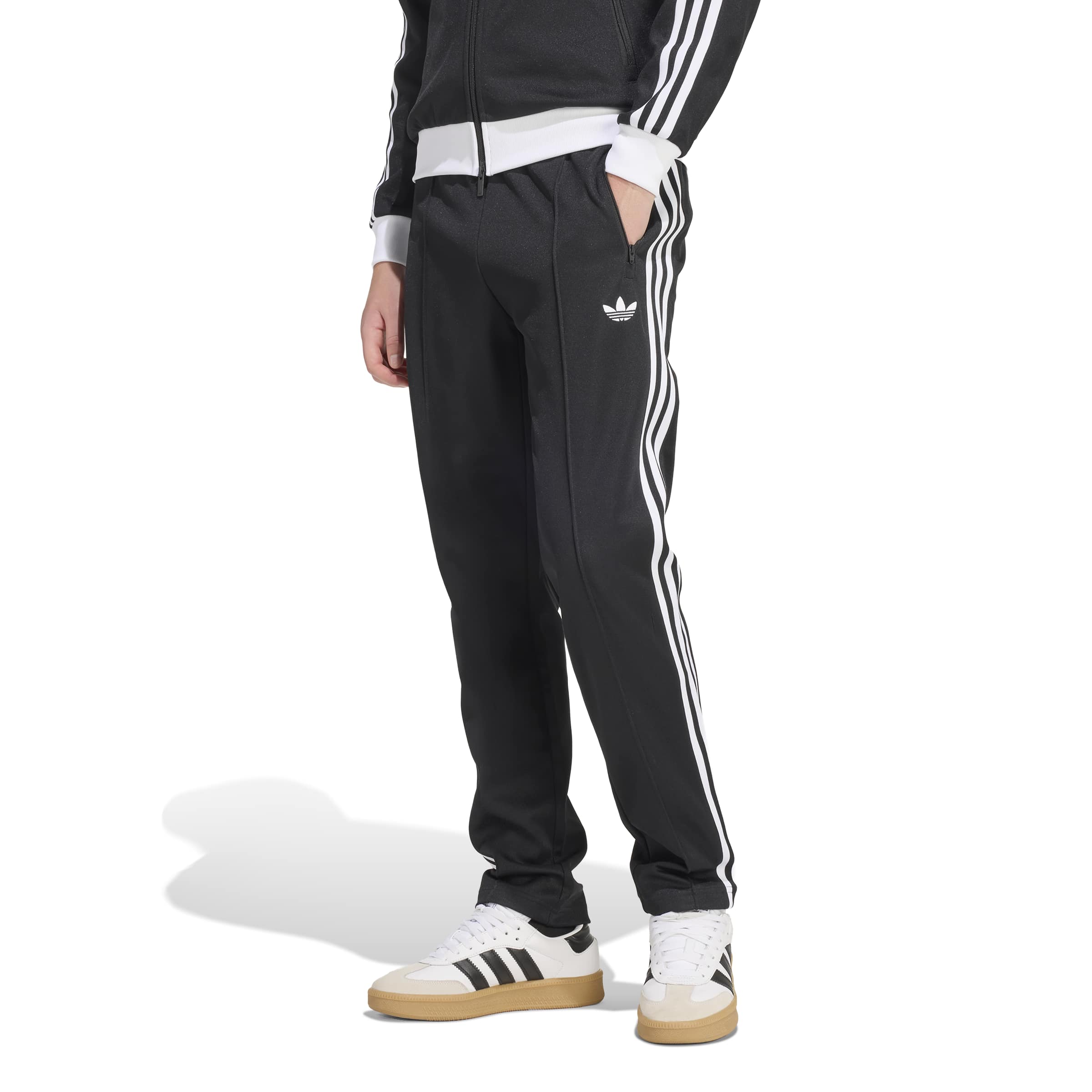 KE3530_2_APPAREL_On-