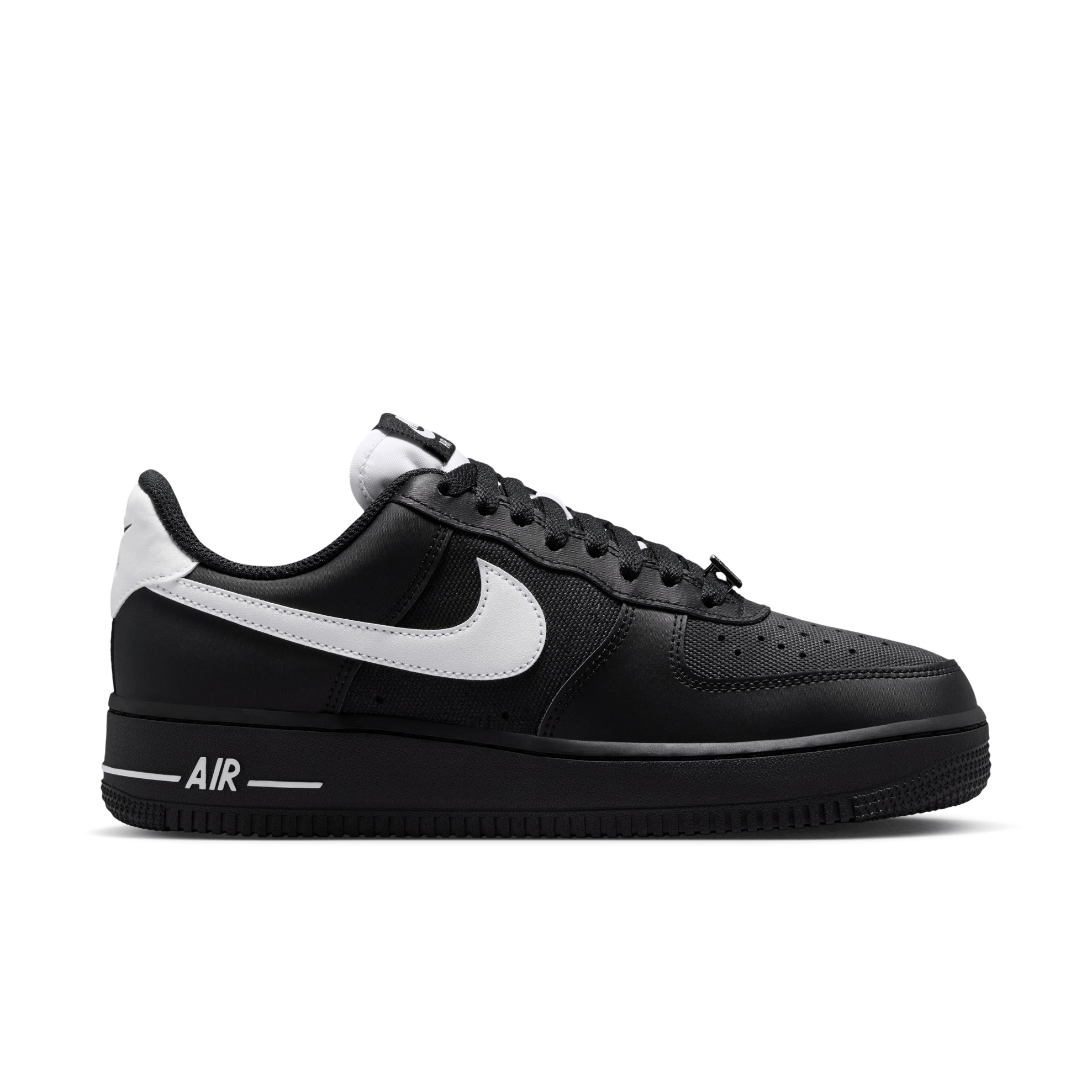 Zapatilla Air Force 1 '07 SE HRDWR Mujer