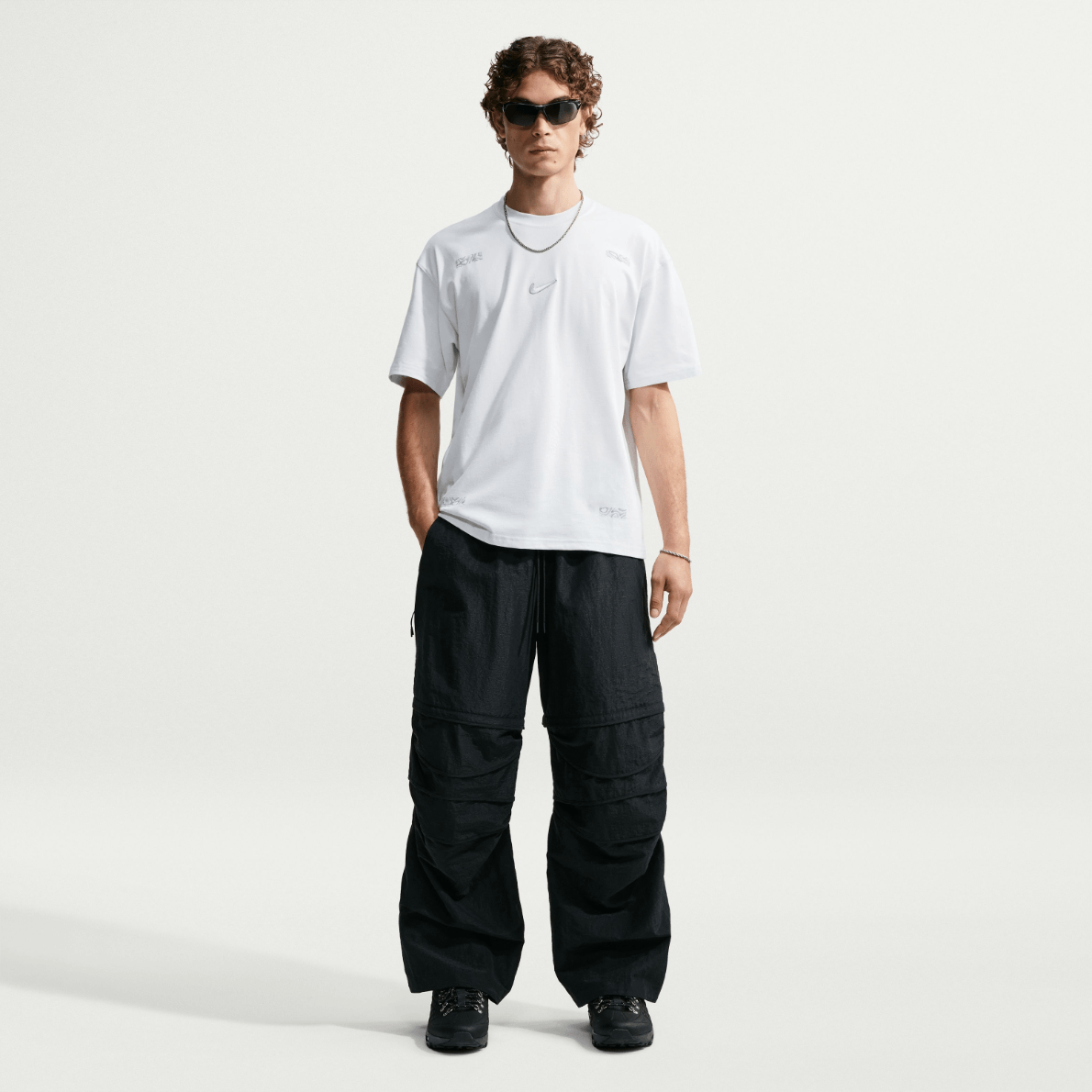 Polera Manga Corta Gráfica Nike Hombre